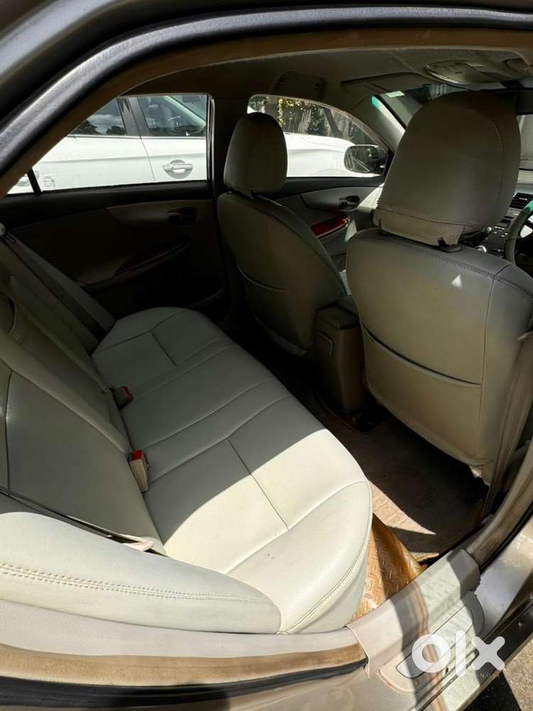 Toyota Corolla Altis 2010 Petrol Well Maintained