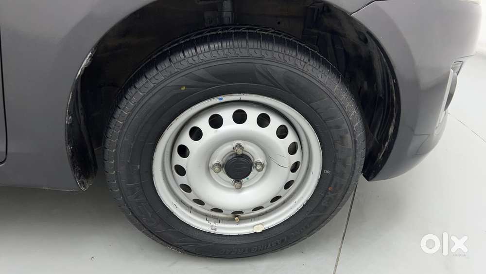 Maruti Suzuki Swift 1.2 Lxi (o), 2015, Petrol