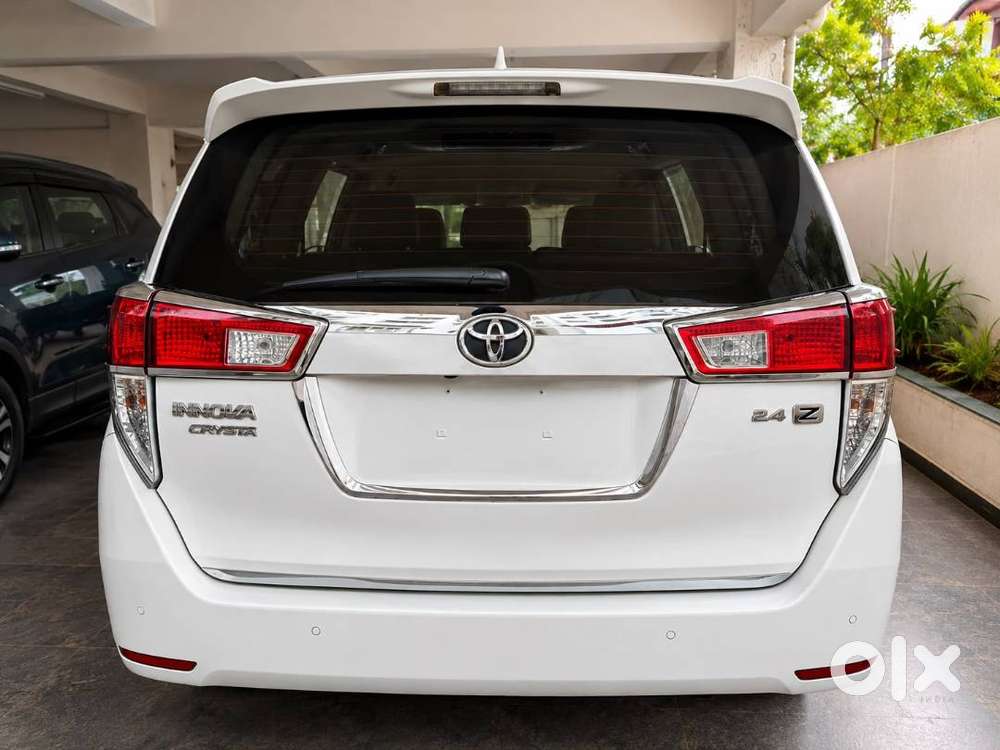 Toyota Innova Crysta 2.5 Z -2021 -diesel - Manual - 7 Seater -top Mod