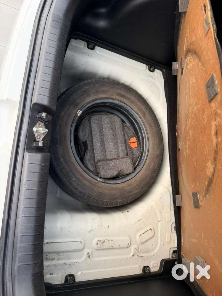 Hyundai Venue 2021 Petrol 67000 Km Driven