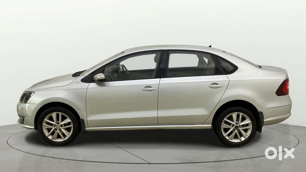 Skoda Rapid 1.6 Mpi At Style, 2017, Petrol