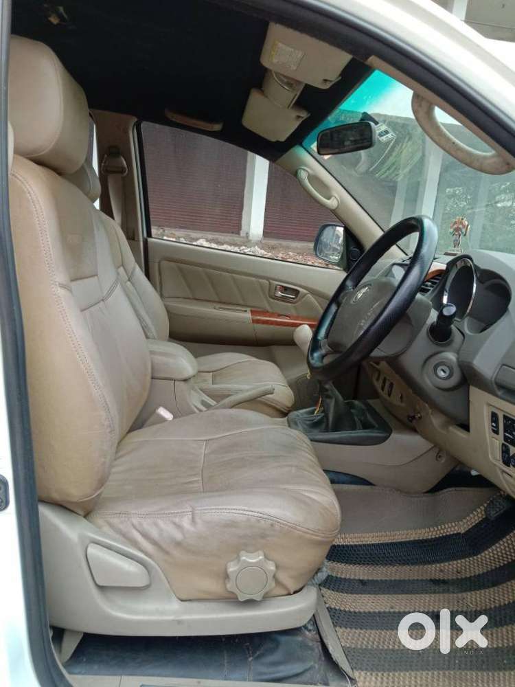 Toyota Fortuner 4x2 Manual, 2011, Diesel