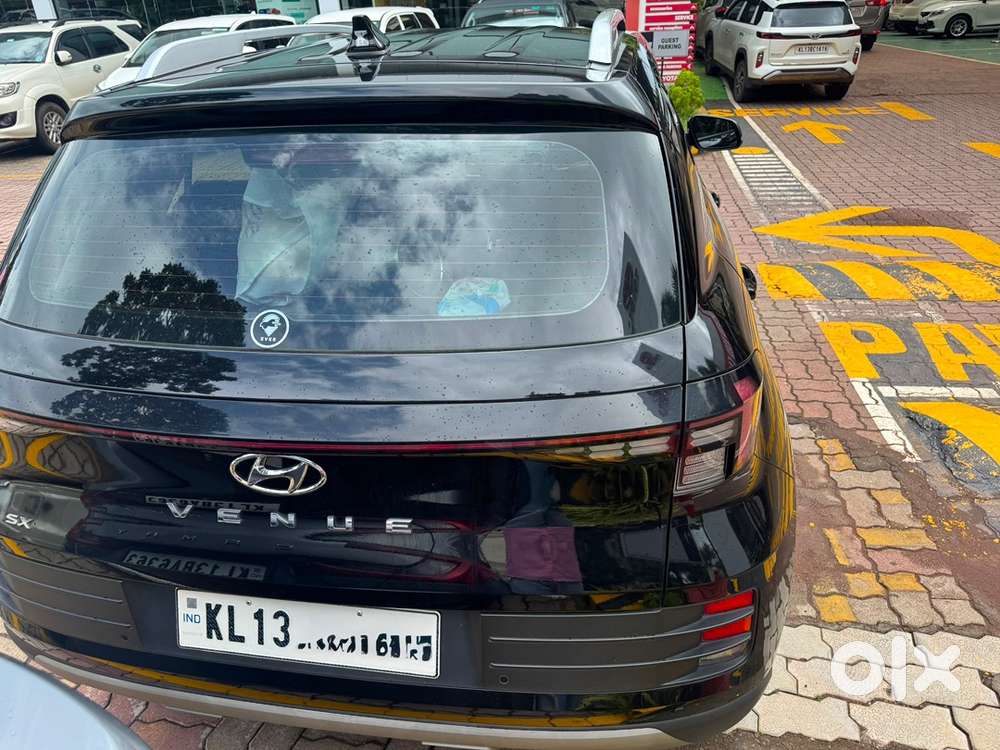 Hyundai Venue Petrol 2023