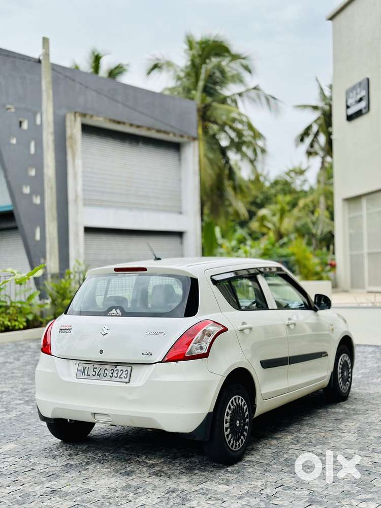Maruti Suzuki Swift Lxi, 2015, Petrol