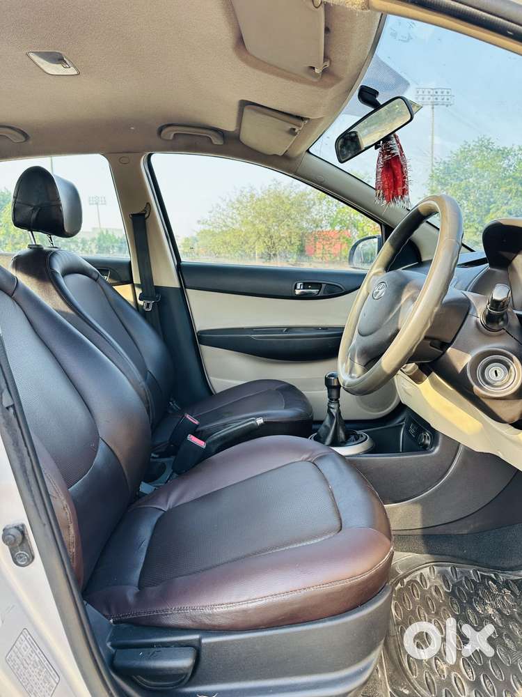 Hyundai I20 2012-2014 Magna Optional 1.2, 2012, Cng & Hybrids