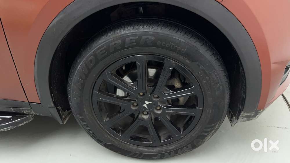 Mahindra Xuv700 2.0 Ax 7 Petrol At Luxury Pack Str, 2024, Petrol