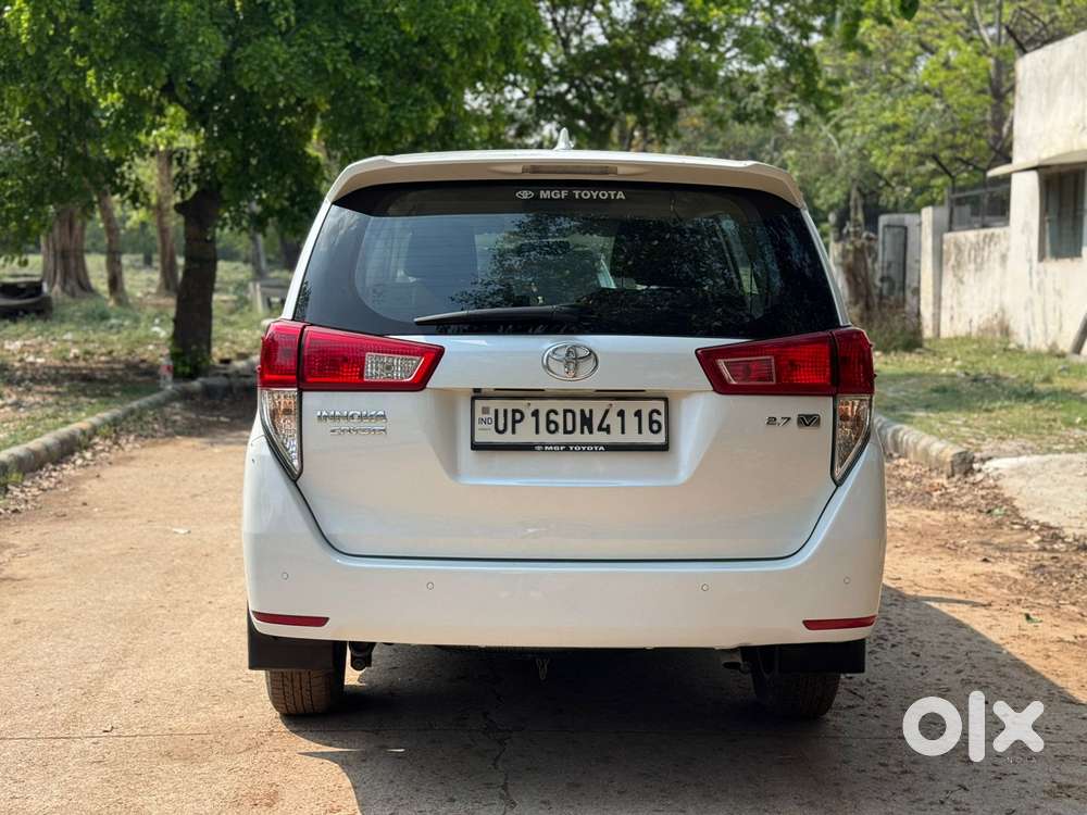 Toyota Innova Crysta 2.7 V, 2022, Petrol
