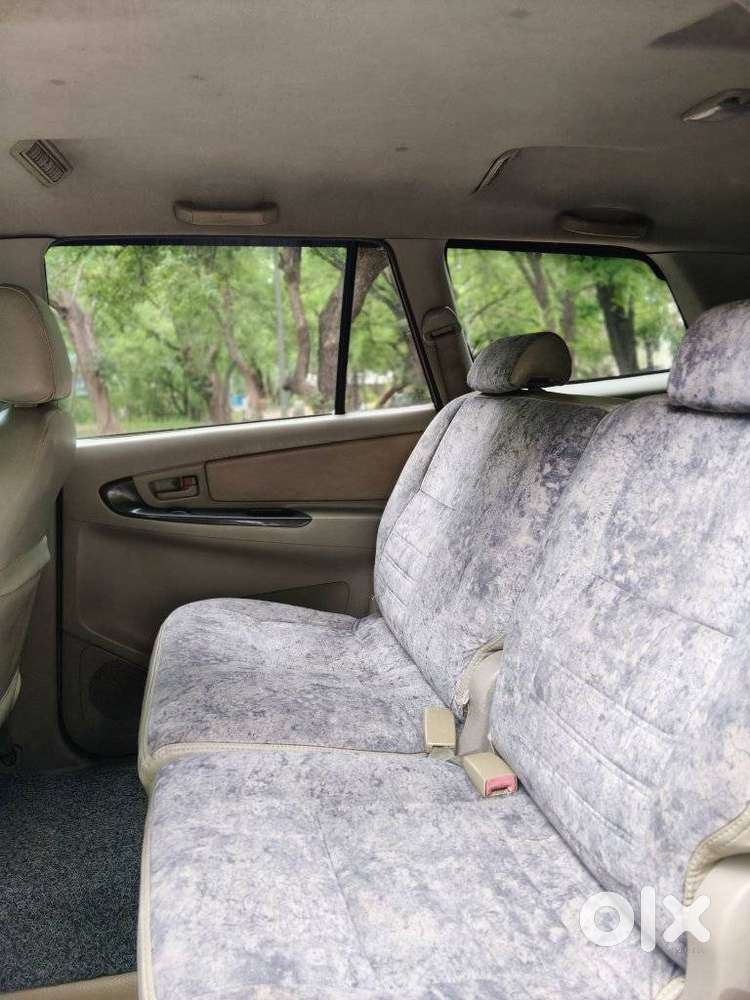 Toyota Innova 2.5 G (diesel) 8 Seater, 2011, Diesel