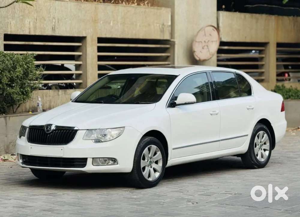 Skoda Superb, 2011, Petrol