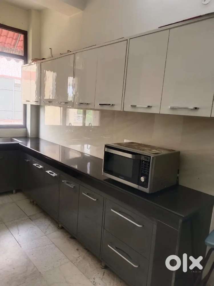 3BHK FIRST FLOOR FOR RENT BANG ON AIRPORT ROAD