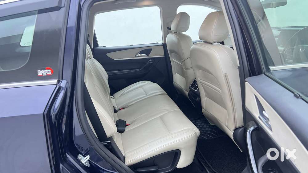 Mahindra Xuv700 2.0 Ax 7 Petrol Mt Str, 2023, Petrol