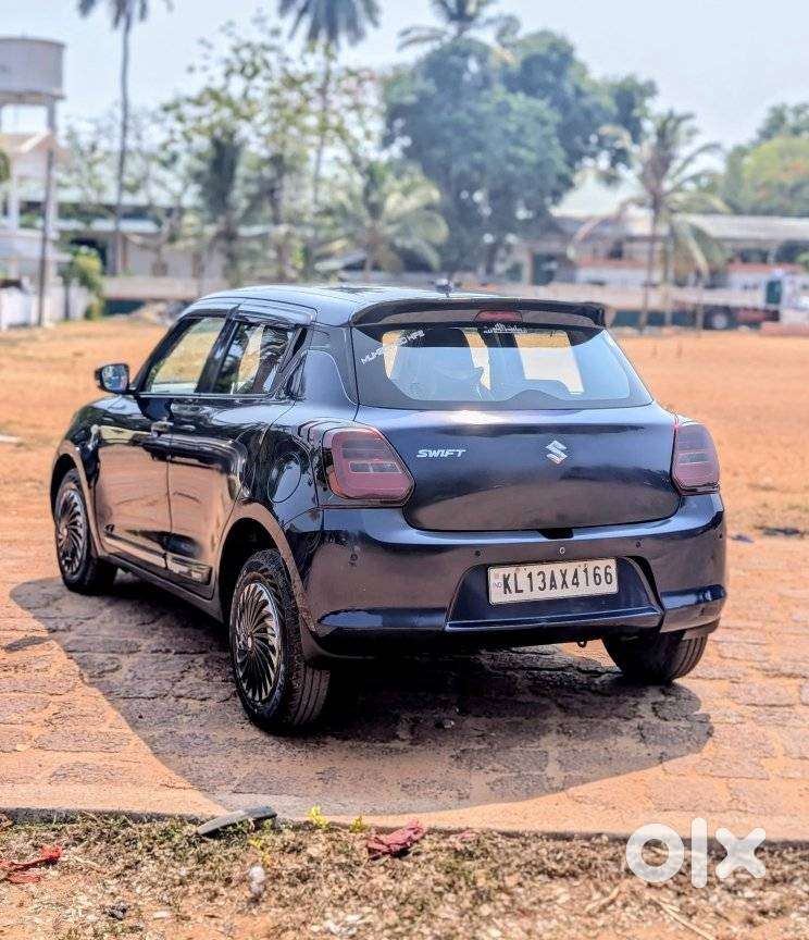Maruti Suzuki Swift 1.2 Lxi (o), 2023, Petrol