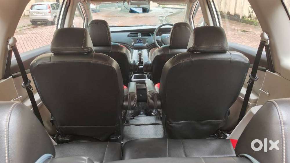 Mahindra Marazzo M4, 2019, Diesel