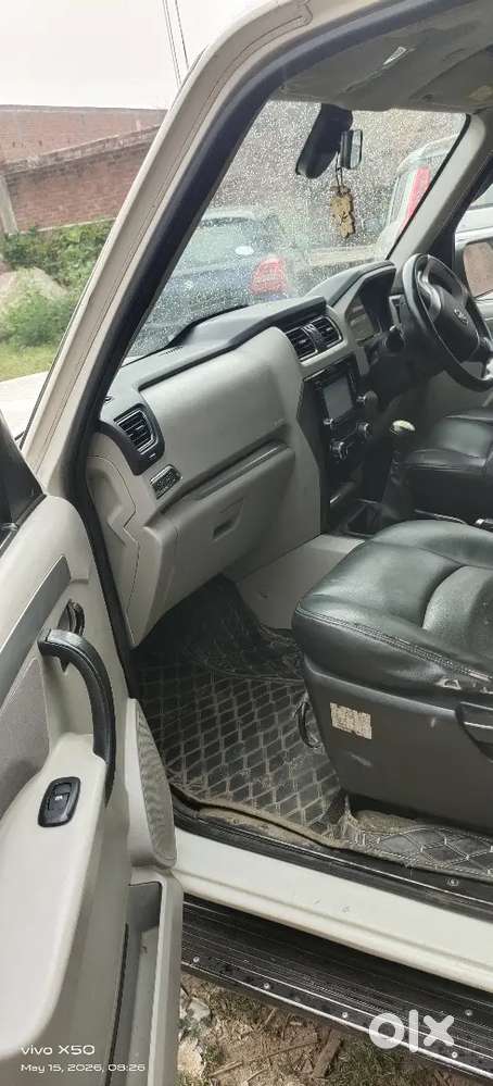 Mahindra Scorpio S10 2015
