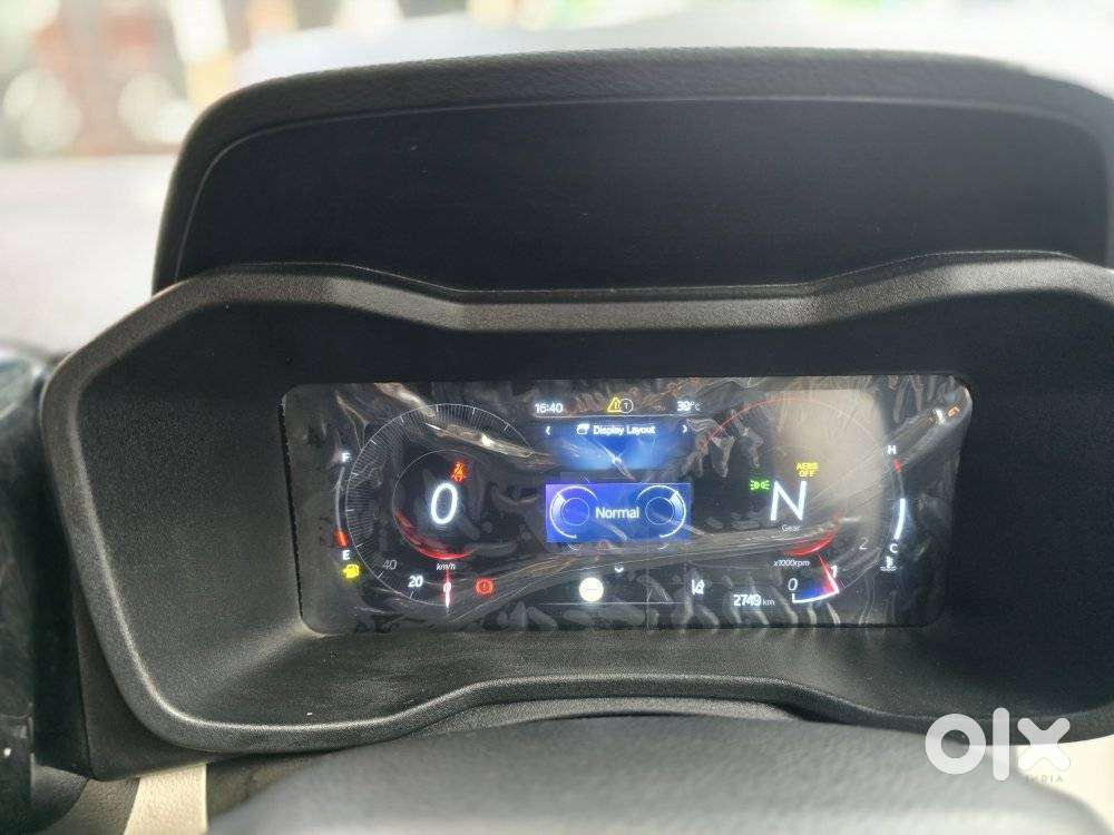 Mahindra Xuv 3xo Ax5 Pm Mt, 2025, Petrol