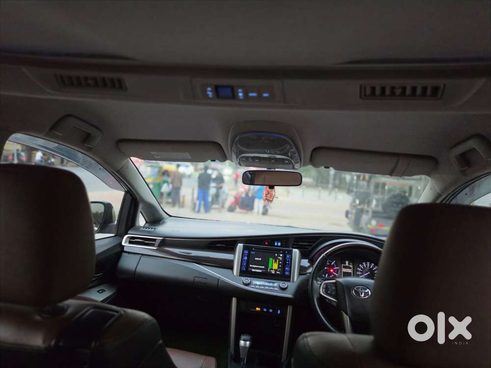 Toyota Innova Crysta 2.8z Automatic, 2016, Diesel
