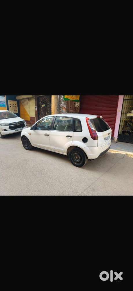 Ford Figo 2011 Diesel 125000 Km Driven Brand New Tyers