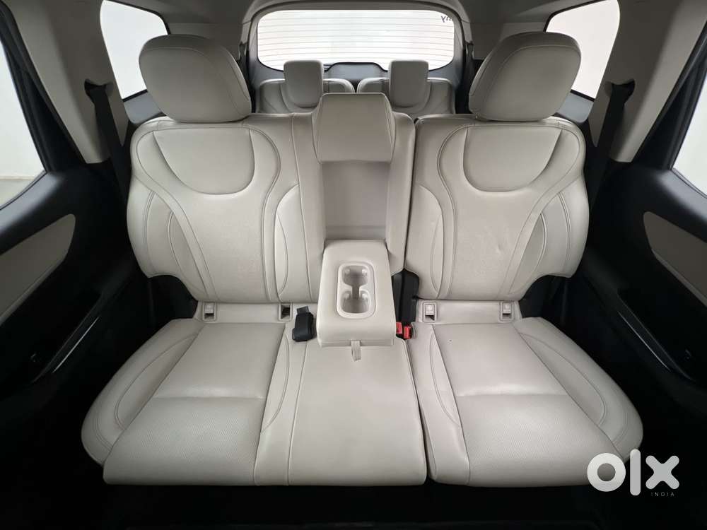 Mahindra Xuv700 2.0 Ax 7 Petrol At Str, 2021, Petrol