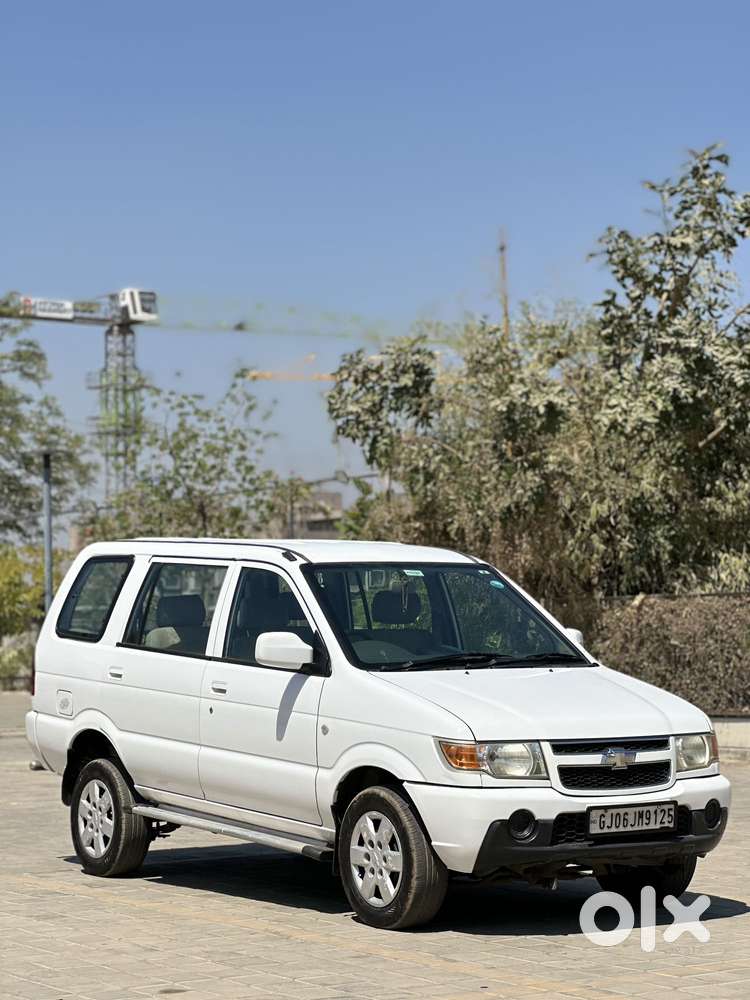 Chevrolet Tavera 2012-2017 Neo 3 Lt 9 Seats Bsiv, 2016, Diesel