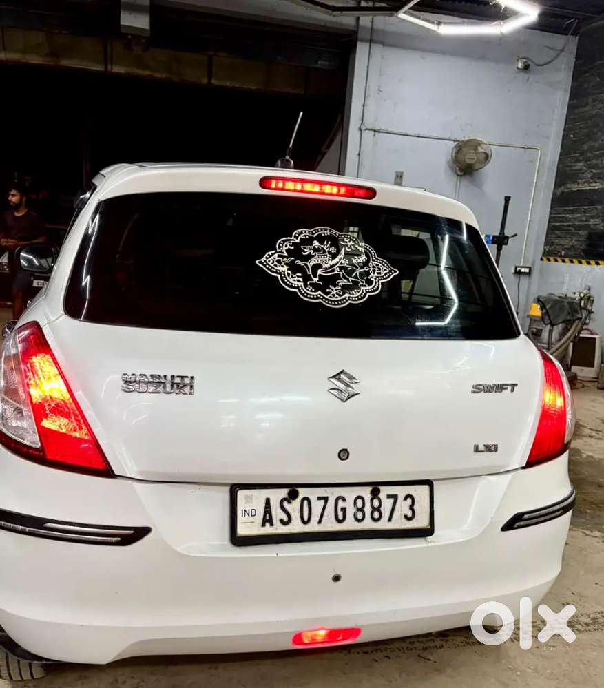 Maruti Suzuki Swift 2015 Lxi Petrol