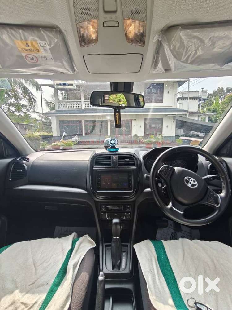 Toyota Urban Cruiser 1.5 Premium Grade Dual Tone At, 2022, Petrol