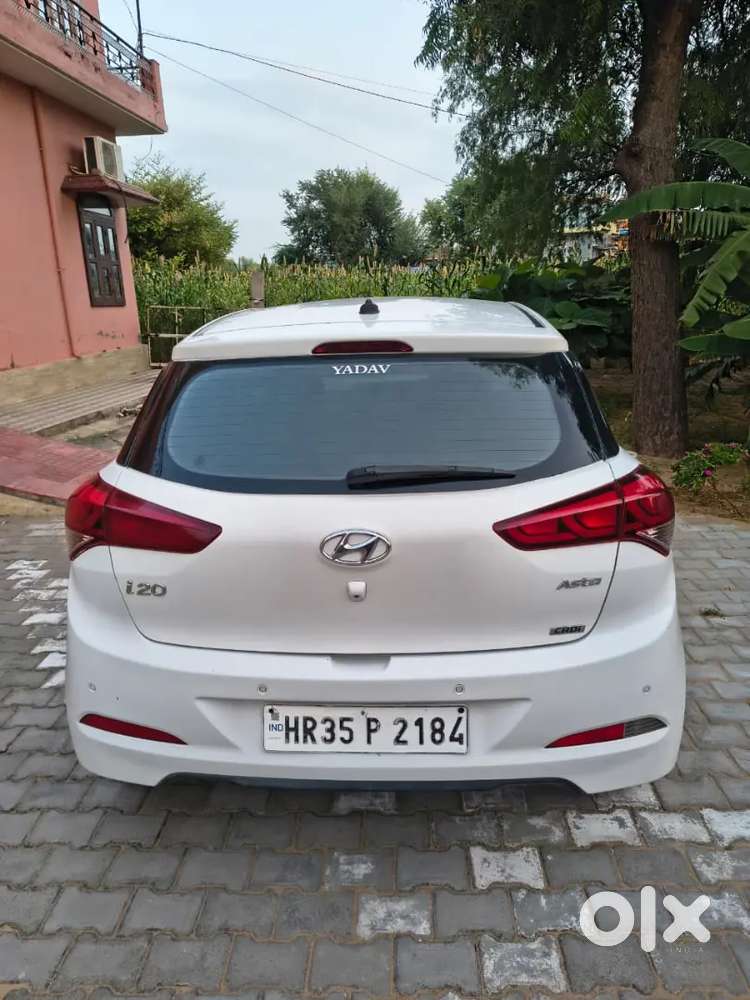 Hyundai I20 2018 Diesel Well Maintained Top Model Push Button Start