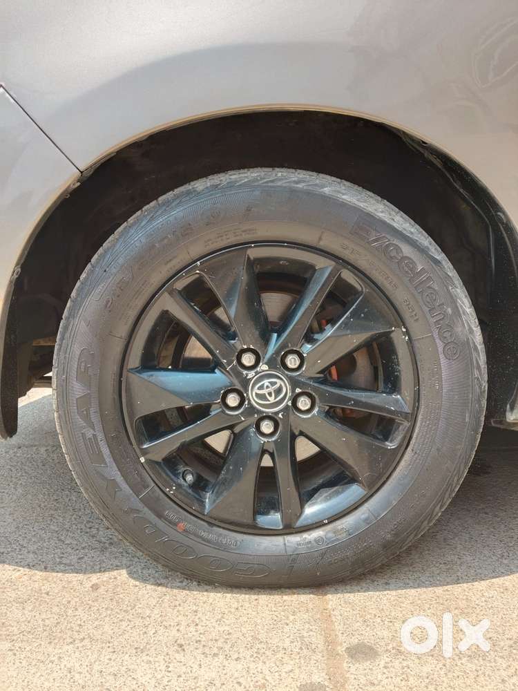 Toyota Innova Crysta 2.4 V, 2016, Diesel