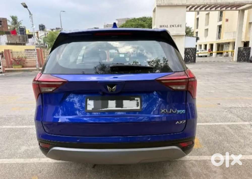 Mahindra Xuv700 Ax7 Diesel  Manual2023 1st Owner