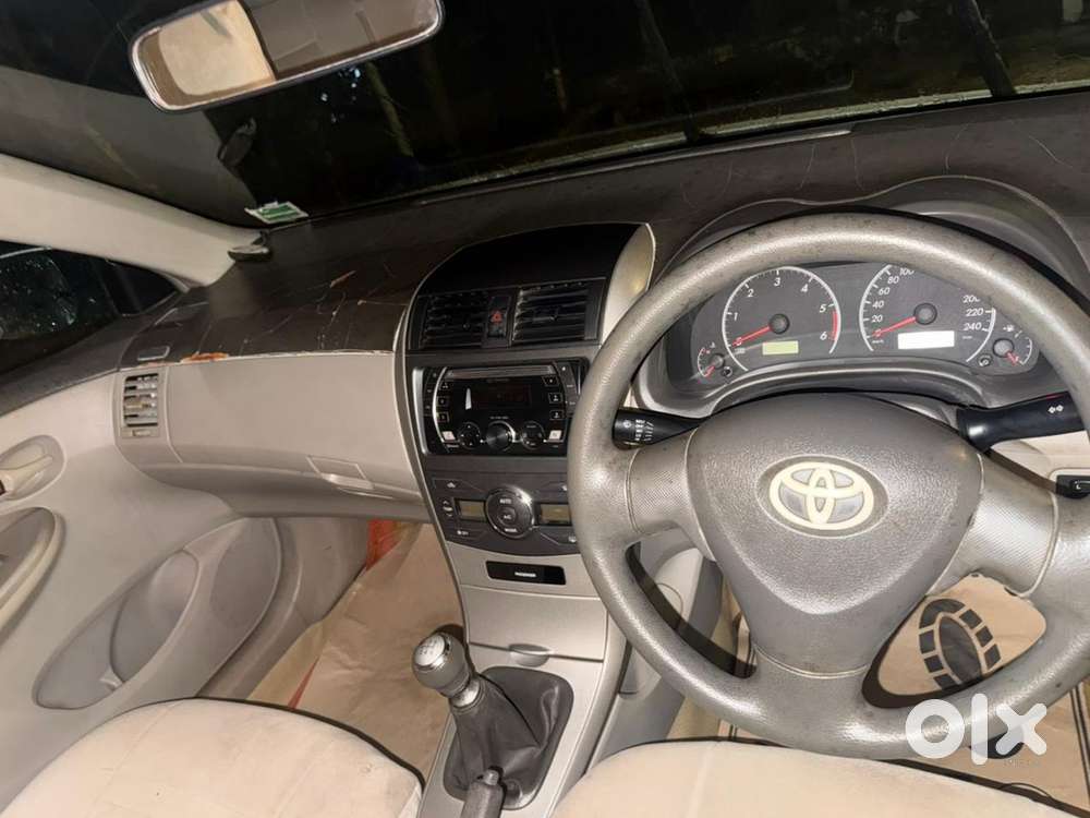Toyota Corolla Altis 2011