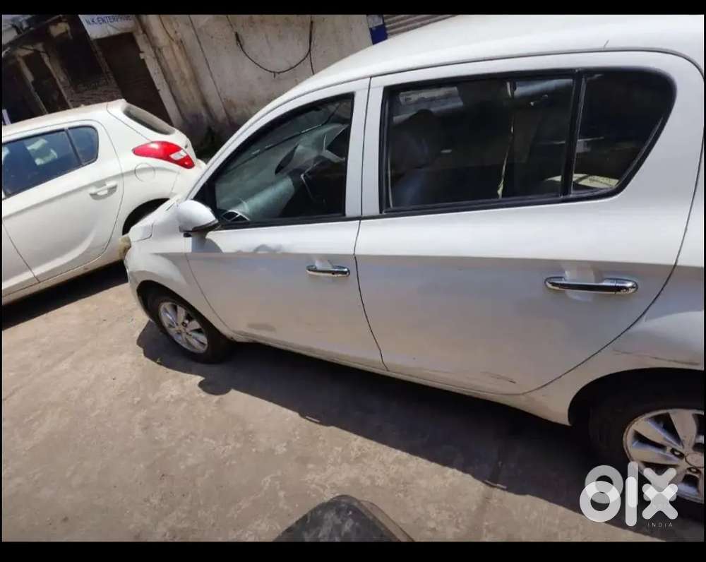 Hyundai I20 Asta 2012( Start Stop Button )