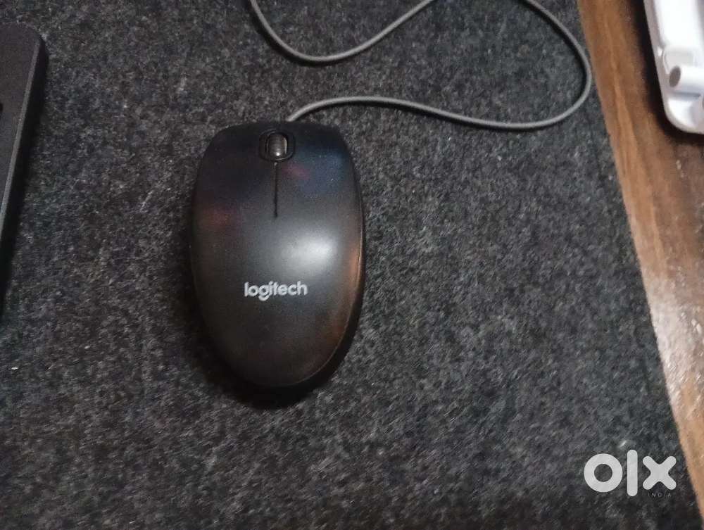 HP keyboard (original) and Logitech mouse (original)1 year warranty
