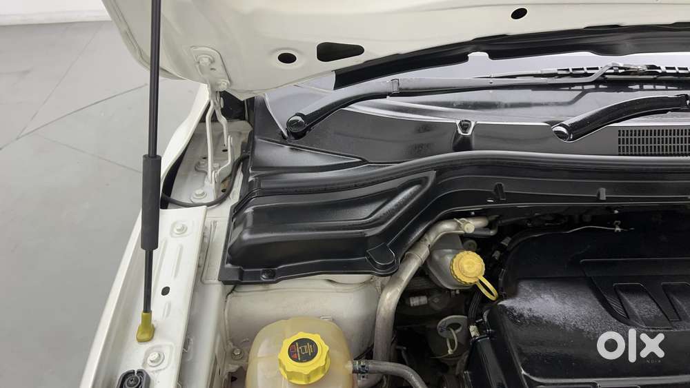 Mahindra Xuv300 W8, 2022, Petrol