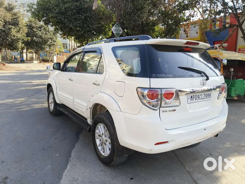 Toyota Fortuner Legender 2012 Diesel 195 Km Driven
