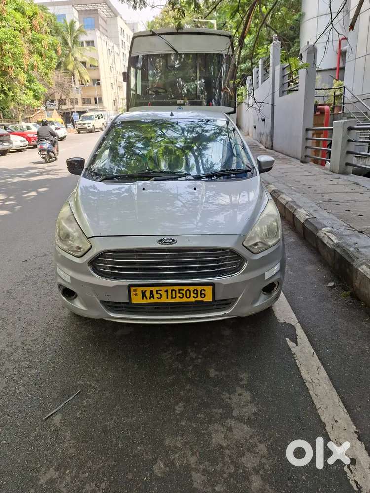 Ford Aspire Titatinium Blu 2016