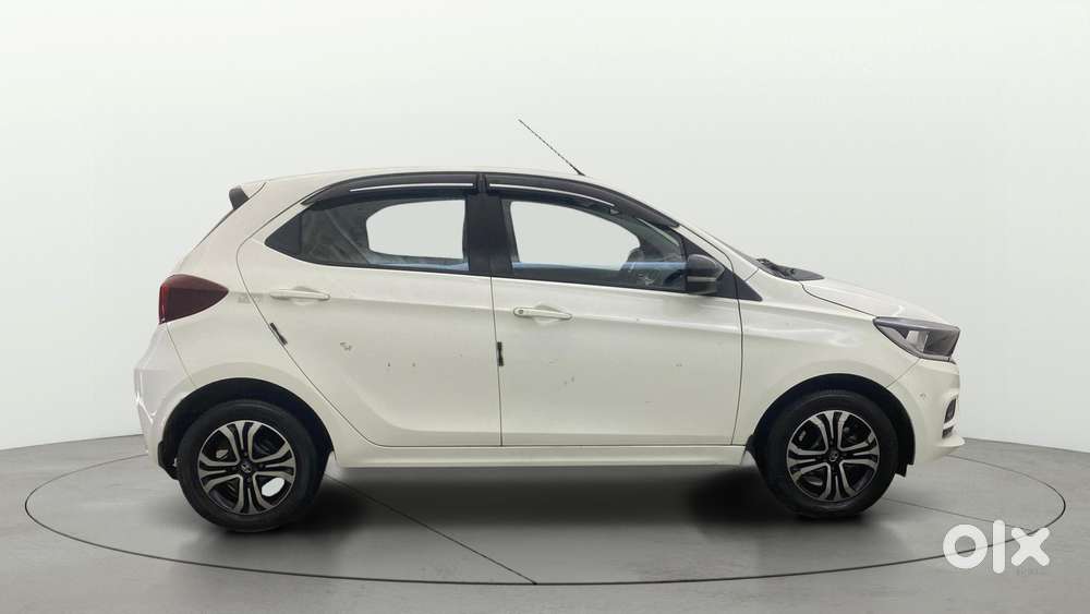 Tata Tiago 1.2 Revotron Xt, 2022, Petrol