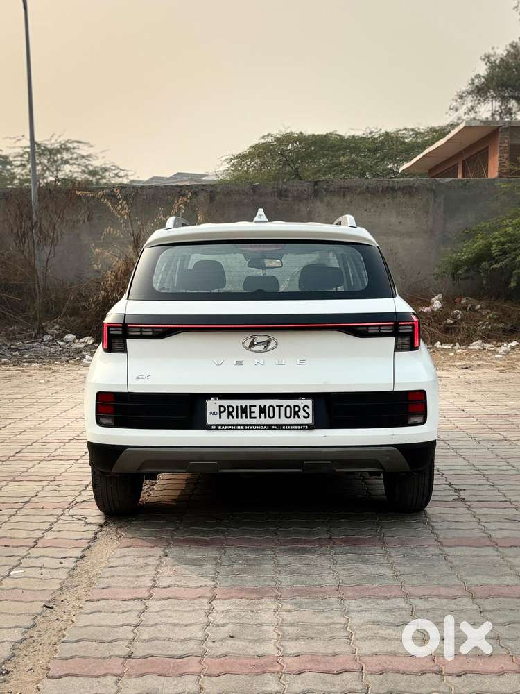 Hyundai Venue Sx Mt, 2023, Petrol