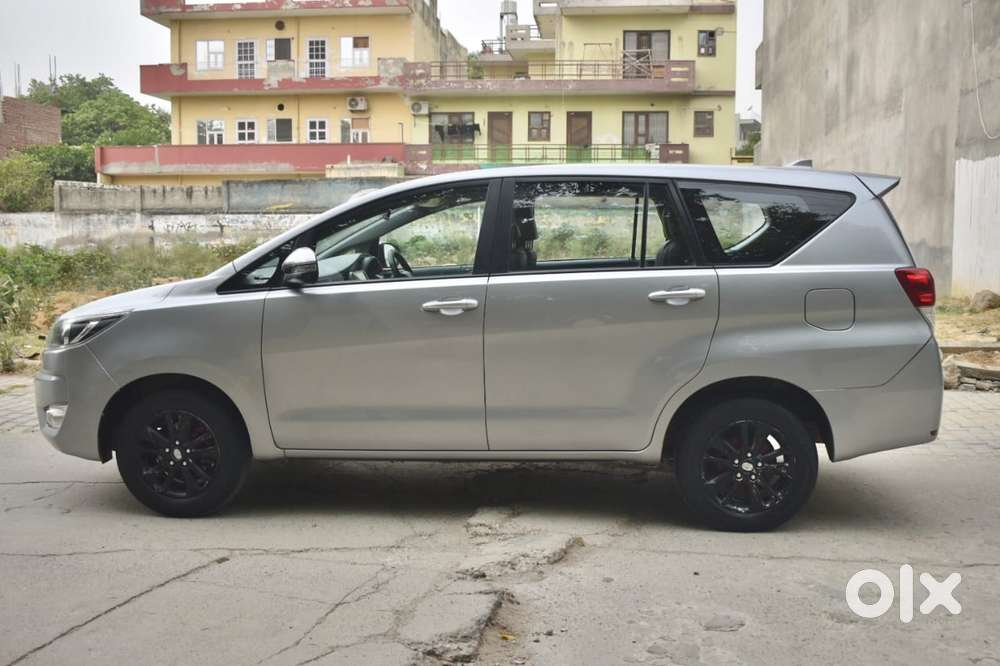 Toyota Innova Crysta 2.4 G Mt 7 Str, 2024, Diesel