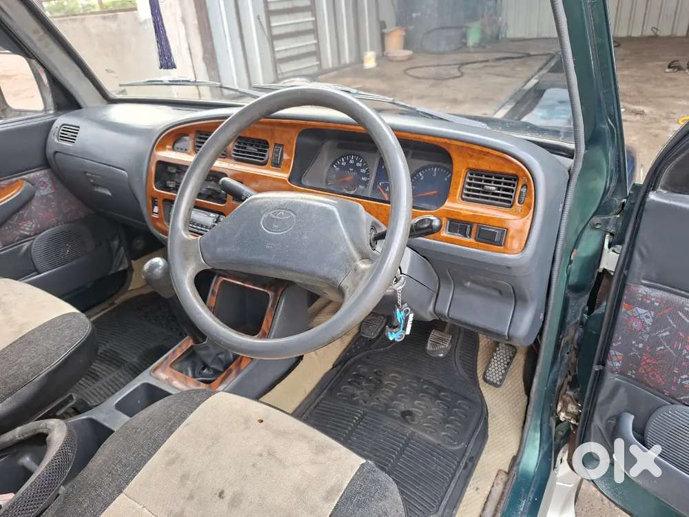 Toyota Qualis Rs 2003