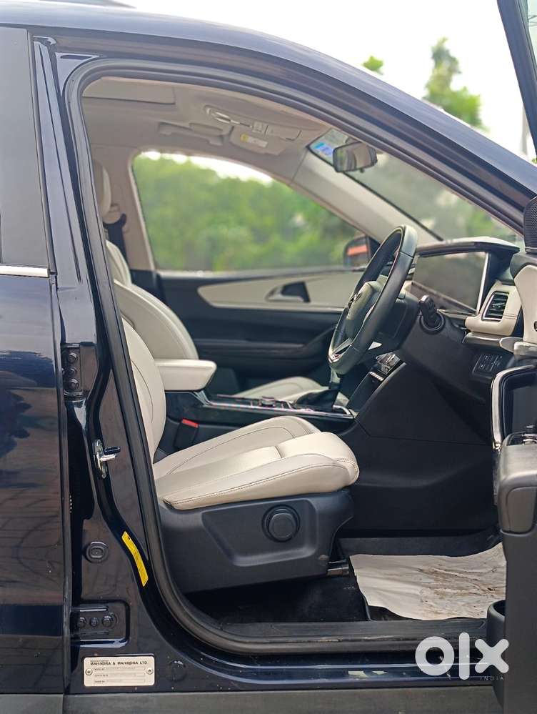 Mahindra Xuv700 2.0 Ax 7 Petrol At Luxury Pack Str, 2022, Petrol