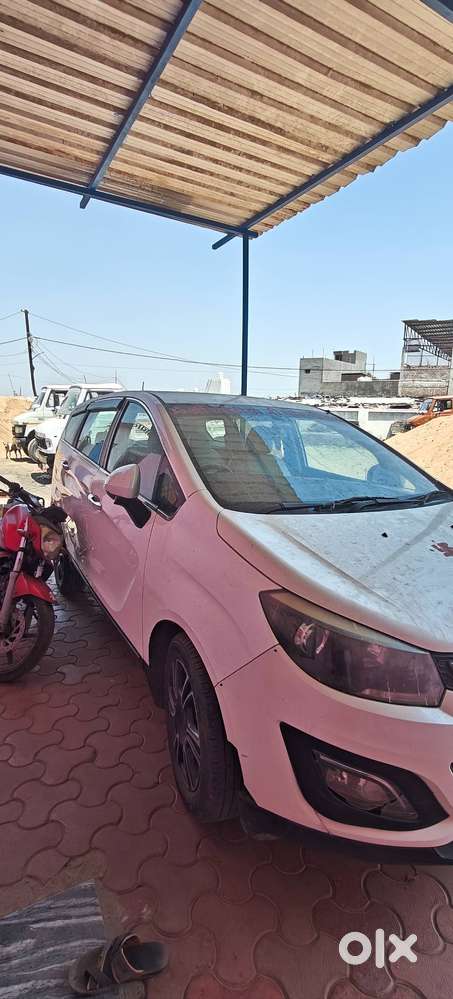 Mahindra Marrazo Desiel M8 Variant