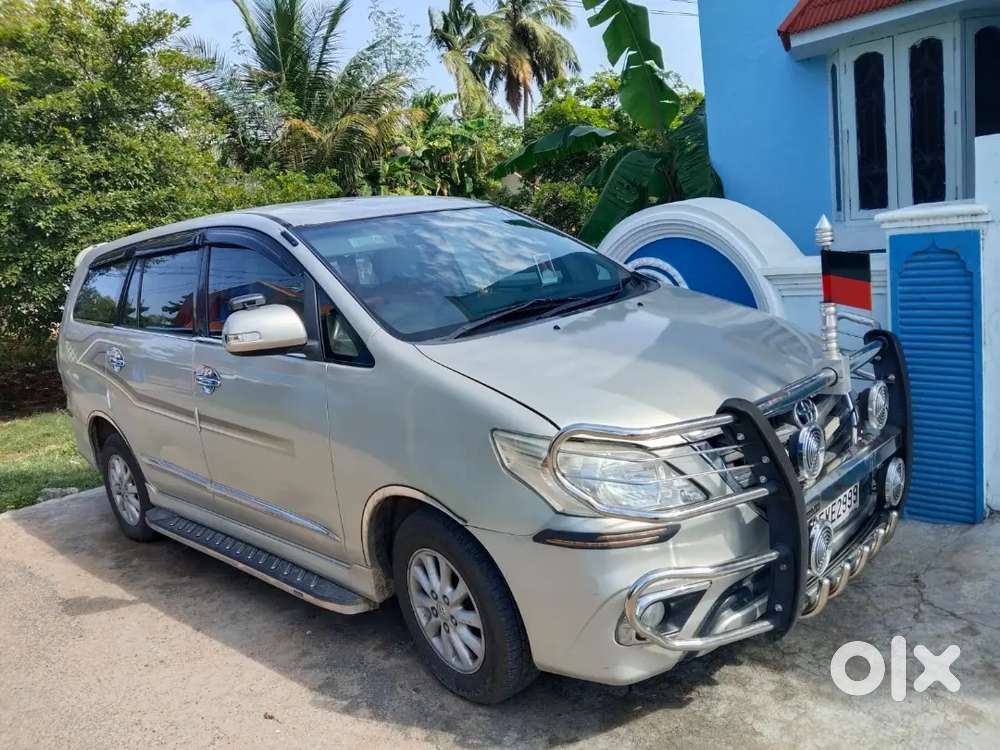 Toyota Innova 2014