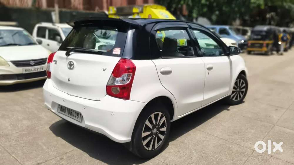 Toyota Etios Liva V Dual Tone, 2018, Petrol