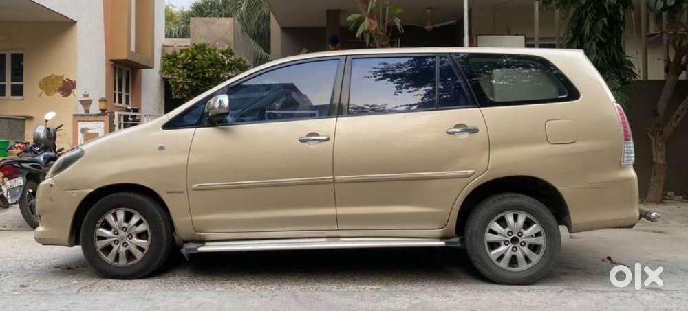 Toyota Innova 2.5 Vx 8 Seater Bs Iv, 2012, Diesel
