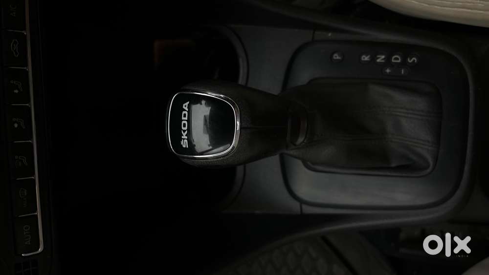Skoda Rapid 1.0 Ambition Tsi At, 2021, Petrol