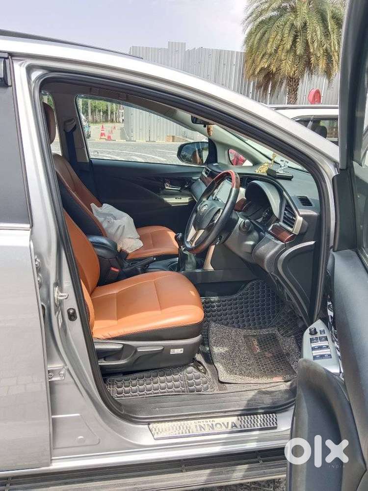 Toyota Innova Crysta 2.7 V, 2022, Petrol