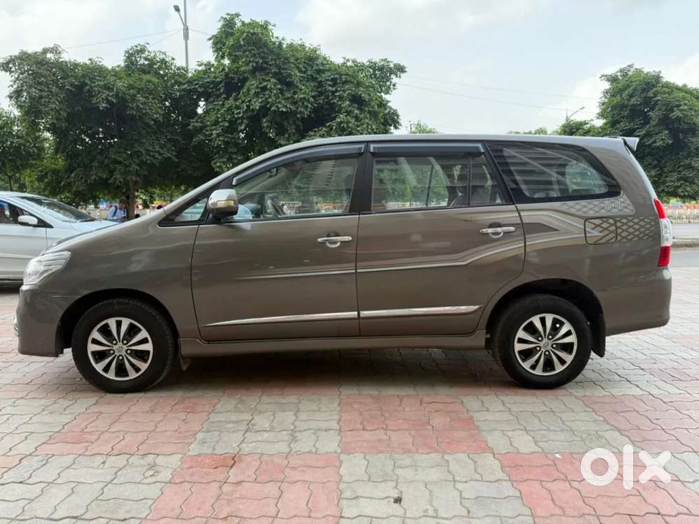 Toyota Innova 2.5 Zx 7 Str Bs-iv, 2015, Diesel