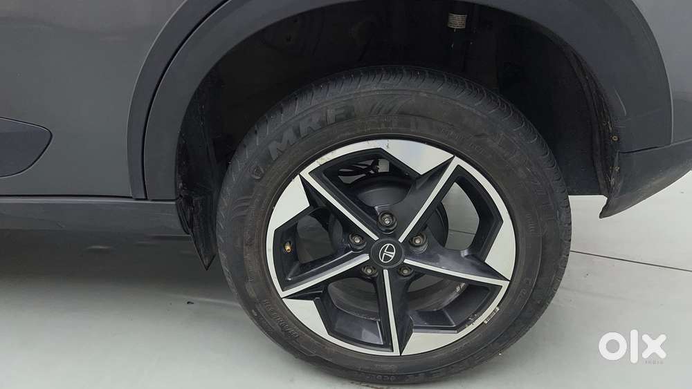Tata Nexon Pure (s) 1.2 Petrol 6amt, 2025, Petrol