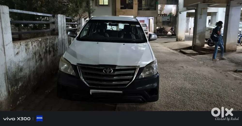 Toyota Innova 2014 Diesel Well Maintained