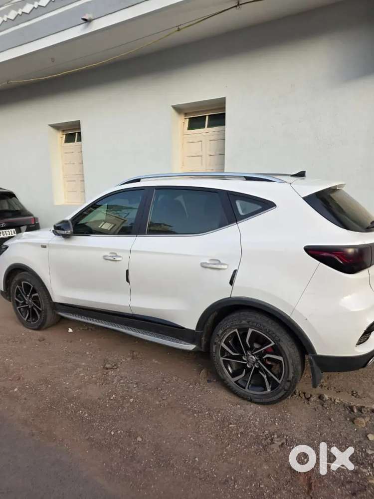 Mg Astor 2023 Petrol 28110 Km Driven