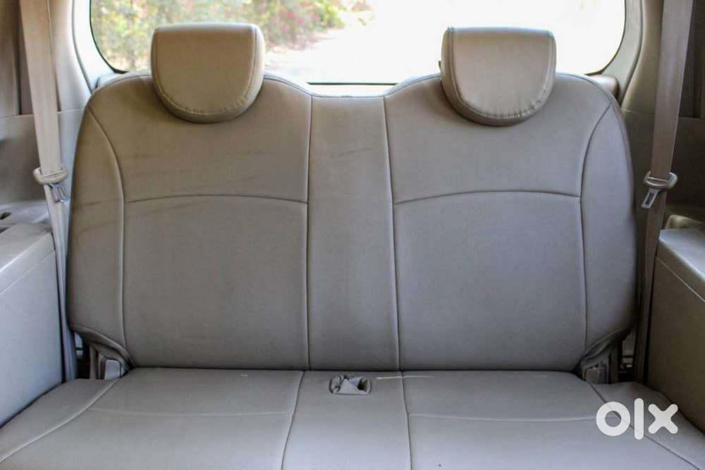 Maruti Suzuki Ertiga Vxi At Petrol, 2014, Petrol